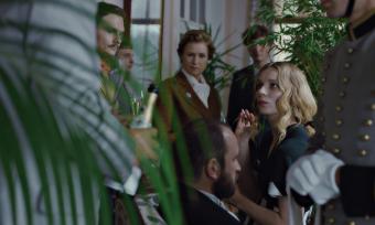 BLUTSAUGER daniel hoesl martin hansen corinna harfouch lilith stangenberg alexandre koberidze © Grandfilm
